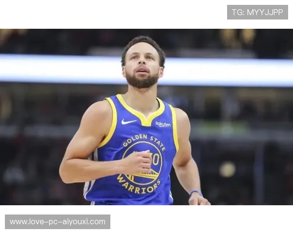 库里无球跑动如风,勇士全队配合顺畅 库里无球跑动如风,勇士全队配合顺畅